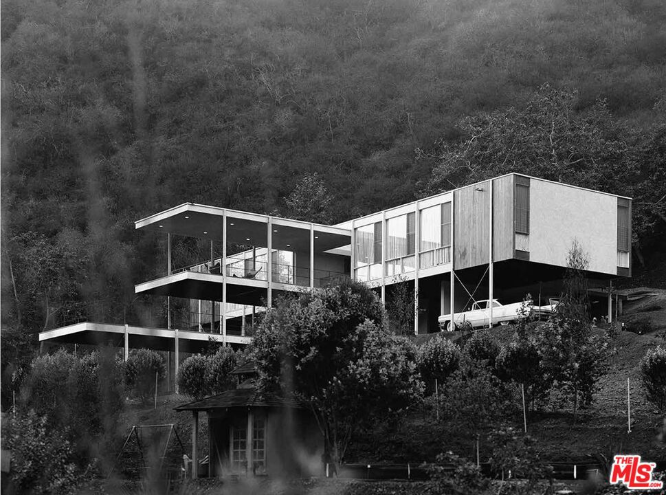 3465 Mandeville Canyon Road, Los Angeles, CA 90049