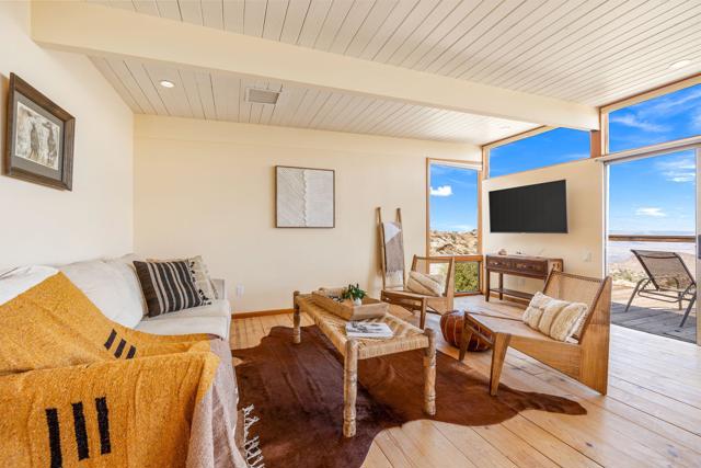 61474 Hanging Rock Lane, Mountain Center CA: https://media.crmls.org/mediaz/eb5a0430-01a8-4aa5-ad91-577d3e038def.jpg