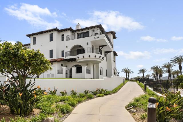 7310 Estrella De Mar, Carlsbad CA: https://media.crmls.org/mediaz/eb5a1c89-59b6-45bf-98f6-56e59c9e9aa7.jpg