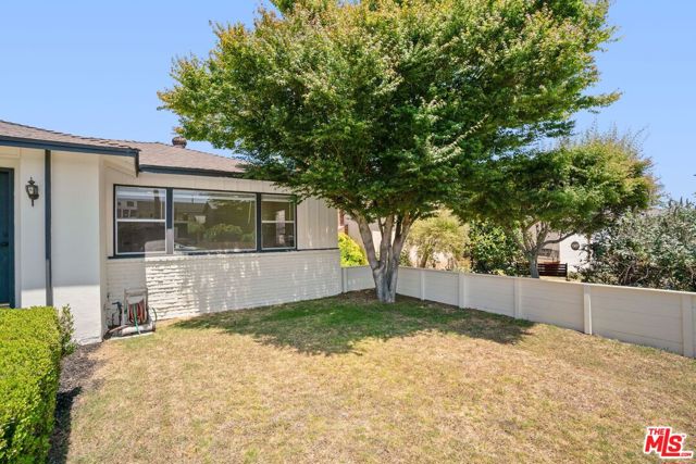 12127 Juniette Street, Culver City CA: https://media.crmls.org/mediaz/eb5ab595-2a1d-4dc8-a232-c523caae5912.jpg