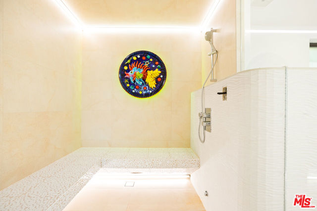 619 N Harper Avenue, Los Angeles CA: https://media.crmls.org/mediaz/eb5ba0d6-62c6-4ab3-ad12-26e28e0f74b5.jpg