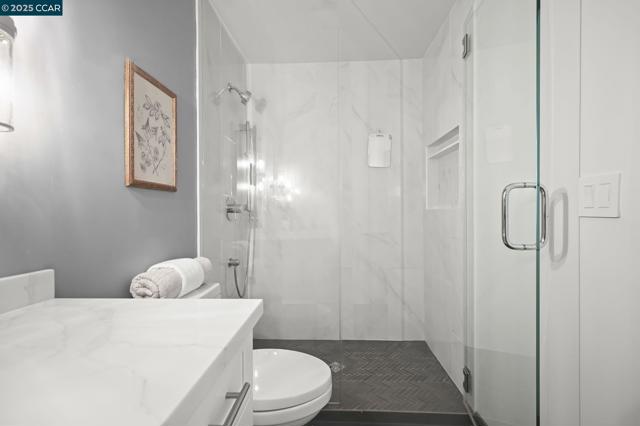 2120 Shady Creek Pl, Danville CA: https://media.crmls.org/mediaz/eb5ba27d-9e6b-4258-8788-5c1c44bcce60.jpg