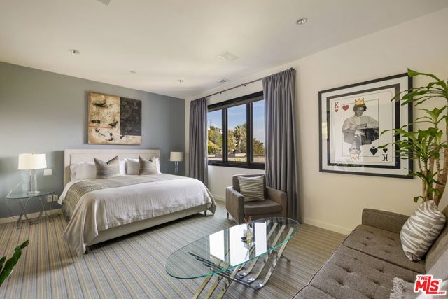 1573 Sunset Plaza Drive, Los Angeles CA: https://media.crmls.org/mediaz/eb5bcf2c-77a3-4997-919c-971f3d02c52b.jpg