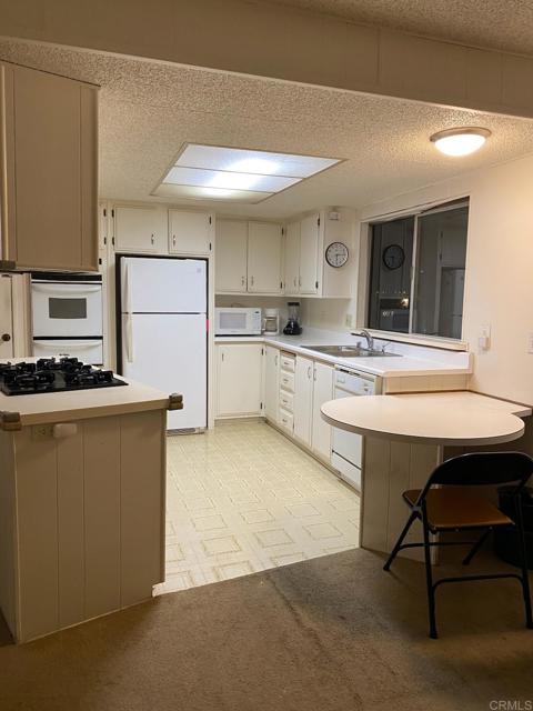 Detail Gallery Image 4 of 6 For 1120 Pepper Dr #115,  El Cajon,  CA 92021 - 2 Beds | 2 Baths