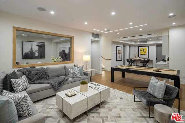 1534 N Beverly Drive, Beverly Hills CA: https://media.crmls.org/mediaz/eb5c2f15-fe6f-4a1a-884d-12e7b8e21809.jpg