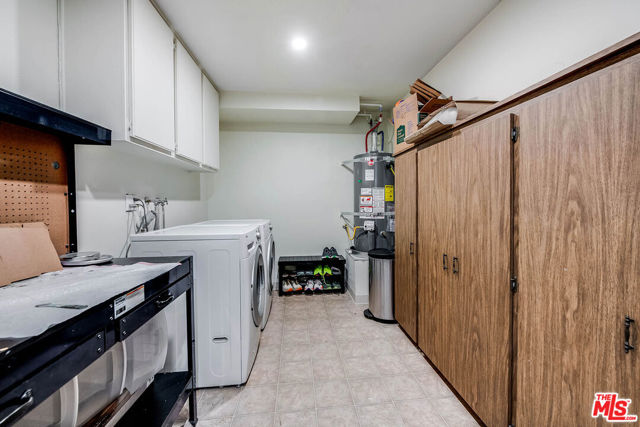 5731 Topanga Canyon Boulevard, Woodland Hills CA: https://media.crmls.org/mediaz/eb5c4781-b377-4835-a80f-95f791a3edf7.jpg