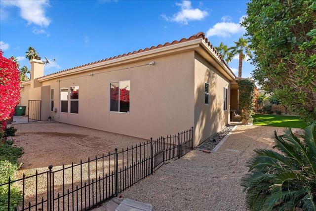 85 Clavel Court, Palm Desert CA: https://media.crmls.org/mediaz/eb5c62ec-e1e5-4475-807b-7761156a9e92.jpg
