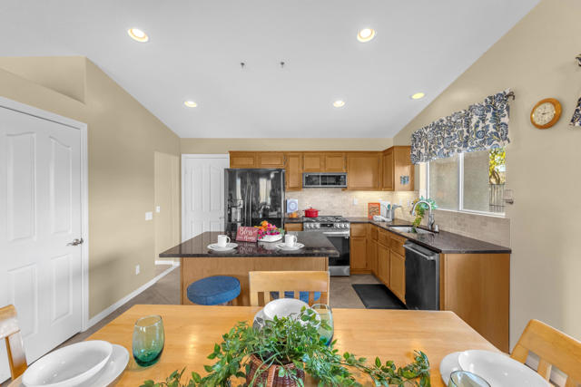 83480 Firecliff Court Court, Indio CA: https://media.crmls.org/mediaz/eb5ca1ce-9712-4579-a35a-65dd0f5913fa.jpg