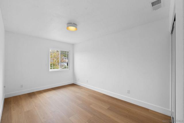 1052 Via Vera Cruz, San Marcos CA: https://media.crmls.org/mediaz/eb5d2d54-e822-4fb1-b479-420ba72d9a90.jpg