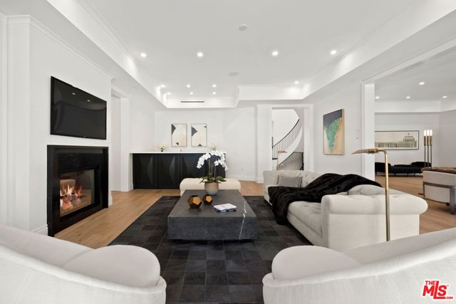 Image 12 of 42 For 722 Camden Drive