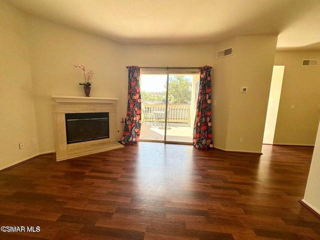 672 Indian Oak Lane, Oak Park CA: https://media.crmls.org/mediaz/eb5dba46-7ae3-4832-9457-0d0c5347b564.jpg