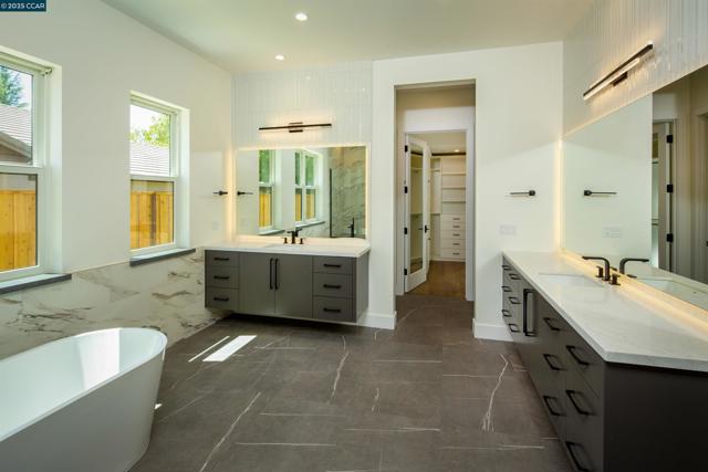 1070 Borrette Court, Napa CA: https://media.crmls.org/mediaz/eb5ddf61-bf61-4332-92ee-72efcefdcdc4.jpg