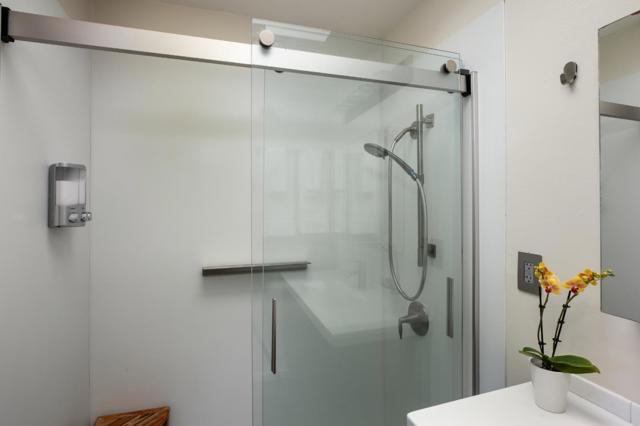 402 Poplar Avenue, Redwood City CA: https://media.crmls.org/mediaz/eb5de896-1363-48fa-ae3f-dd66b93fcf87.jpg
