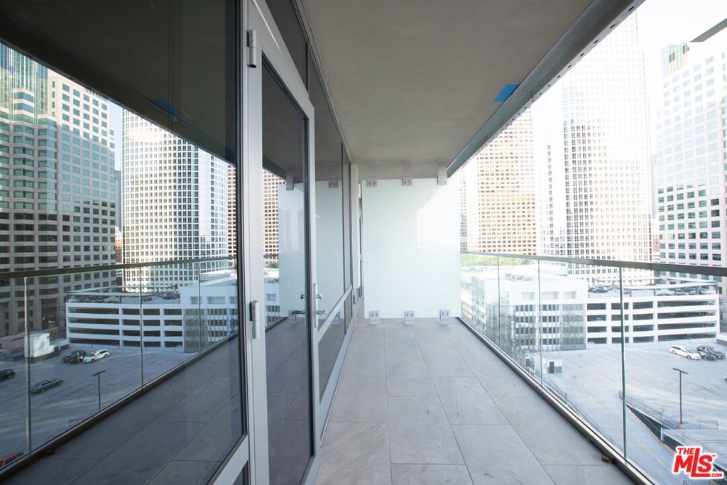 877 Francisco Street #1819