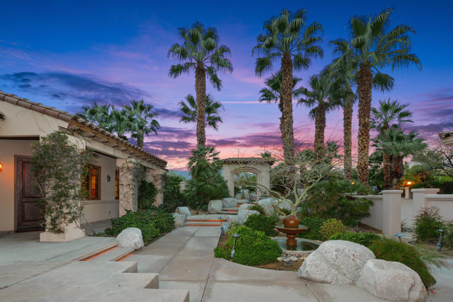 49260 Jfk Trail, Palm Desert CA: https://media.crmls.org/mediaz/eb5e76fa-b1e1-4669-ab5b-edc4ce97be6a.jpg