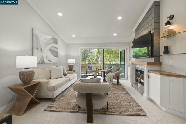 600 Terra California Dr, Walnut Creek CA: https://media.crmls.org/mediaz/eb5f00c0-2efa-444d-8a26-eb1ea90927c4.jpg