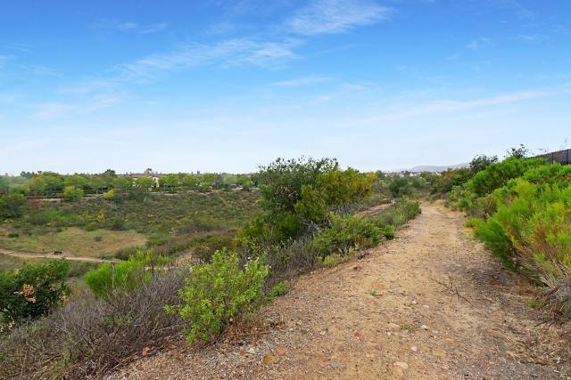 15501 Bristol Ridge Ter, San Diego CA: https://media.crmls.org/mediaz/eb5f31c6-254d-47f4-8d3b-757f38558120.jpg