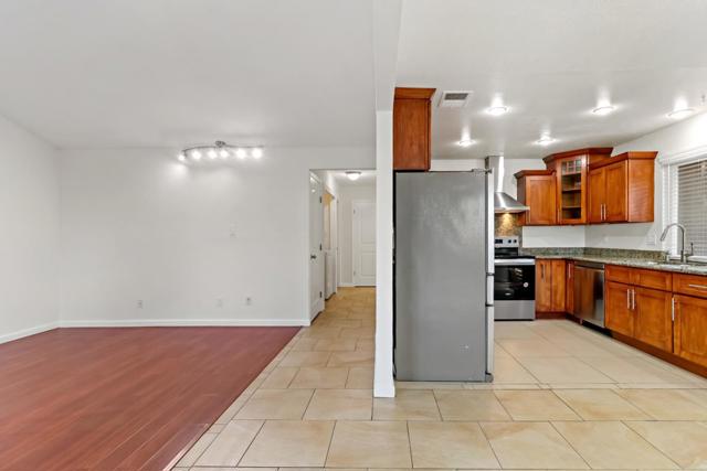 36923 Bolina Terrace, Fremont CA: https://media.crmls.org/mediaz/eb5f3d57-1e38-452b-91a2-0370483ff67e.jpg