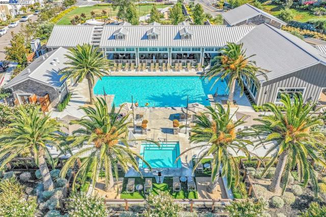 4338 Healdsburg Way, Dublin CA: https://media.crmls.org/mediaz/eb5f7fb4-1697-478a-9ce2-d7f6096f685f.jpg