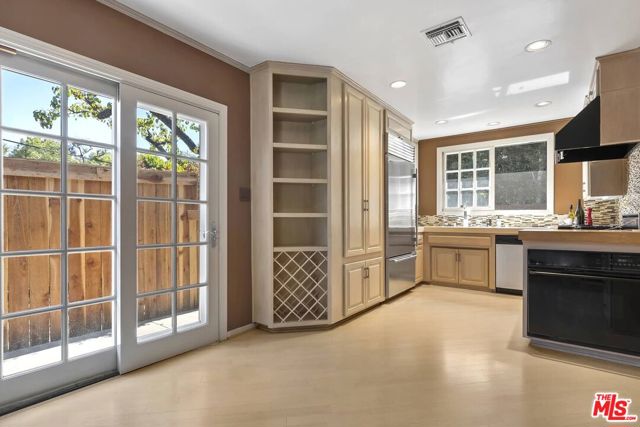 4247 SESPE Avenue photo 13
