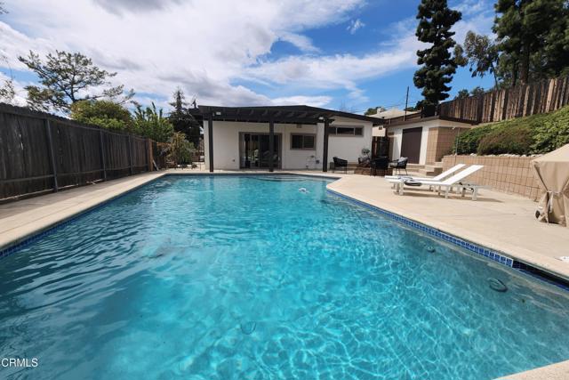 5519 Terrace Drive, La Crescenta CA: https://media.crmls.org/mediaz/eb602298-f634-4a40-8cdb-9f080d46a67b.jpg