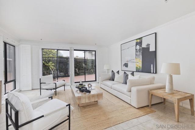 8263 Camino Del Oro, La Jolla CA: https://media.crmls.org/mediaz/eb6033b7-9169-436d-888a-d54c235b28fa.jpg