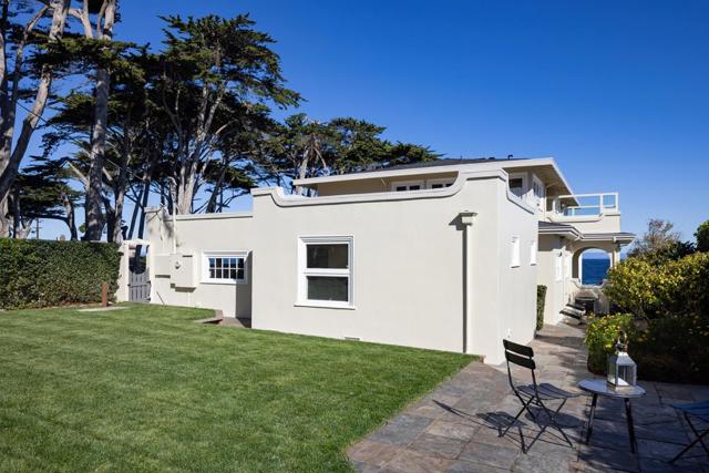 1051 Ocean View Boulevard, Pacific Grove CA: https://media.crmls.org/mediaz/eb609be6-5e26-4632-a971-fdab98842a0a.jpg
