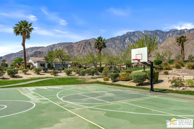 1238 Vista Sol, Palm Springs CA: https://media.crmls.org/mediaz/eb609ef9-6fa1-492d-a99a-4cba0c87ecd6.jpg