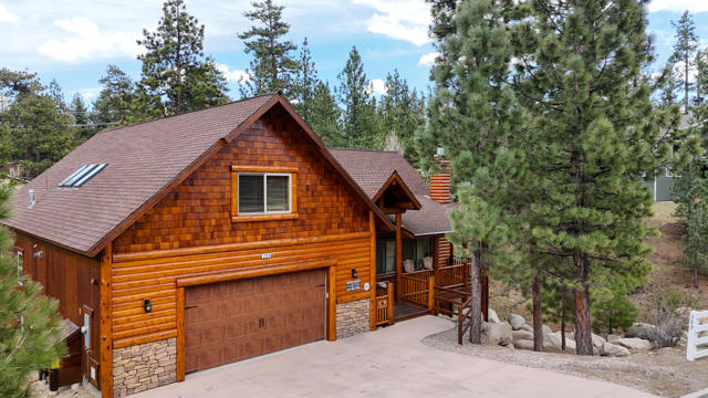 289 Stony Creek Road, Big Bear CA: https://media.crmls.org/mediaz/eb611472-f16c-4131-9d06-f3df65e1fe7c.jpg