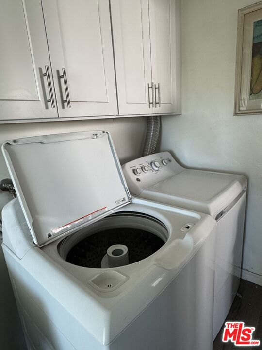 4010 W Adams Boulevard, Los Angeles CA: https://media.crmls.org/mediaz/eb611c46-2fd5-4b2c-b70a-0f90494c2929.jpg