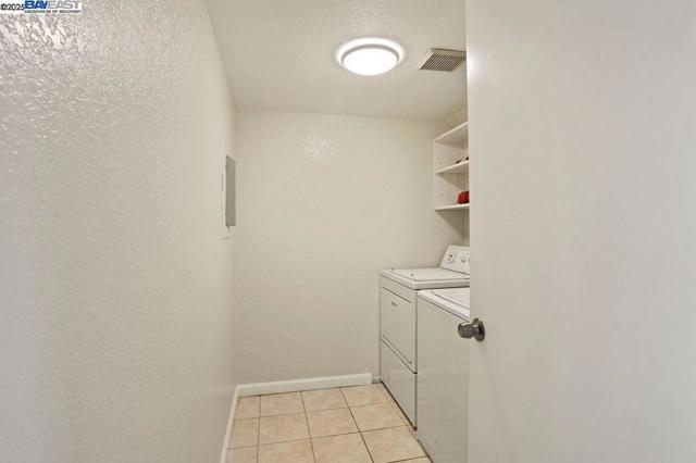 1048 Spring Valley Cmn, Livermore CA: https://media.crmls.org/mediaz/eb613856-206a-4fa4-a116-4b8791a50c3e.jpg