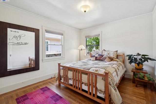 3144 60Th Ave, Oakland CA: https://media.crmls.org/mediaz/eb617d34-d07a-4e08-b524-d3c1f4e037d0.jpg
