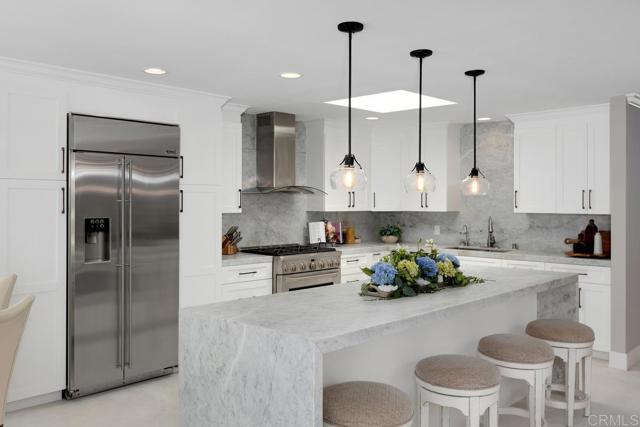 5918 Germaine Lane, La Jolla CA: https://media.crmls.org/mediaz/eb618bb4-b56a-40fc-a5bb-cfaeeed09310.jpg