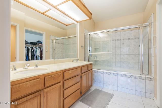 271 Augustine Way, Simi Valley CA: https://media.crmls.org/mediaz/eb61dfa0-21bd-4b8c-aaf1-a9466120a0cd.jpg