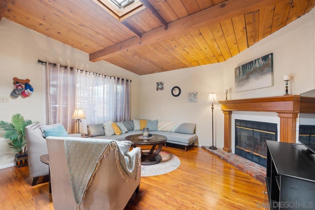 2437 Laurie - photo 14