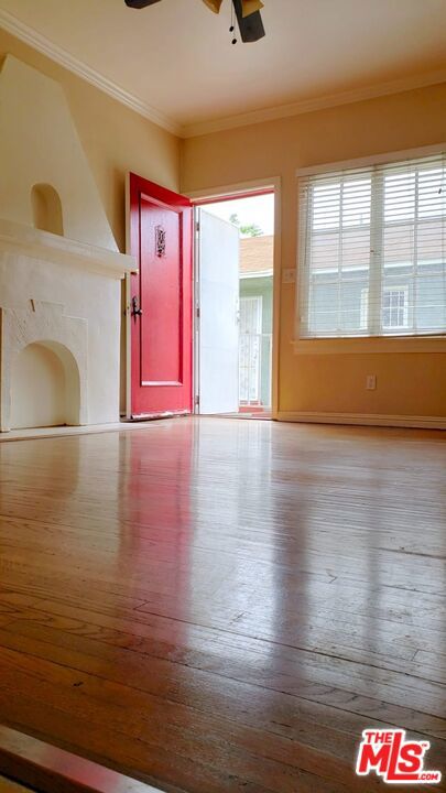 4124 Monroe Street, Los Angeles CA: https://media.crmls.org/mediaz/eb622ddd-ddd9-4ece-bf00-adb549c4f0ad.jpg