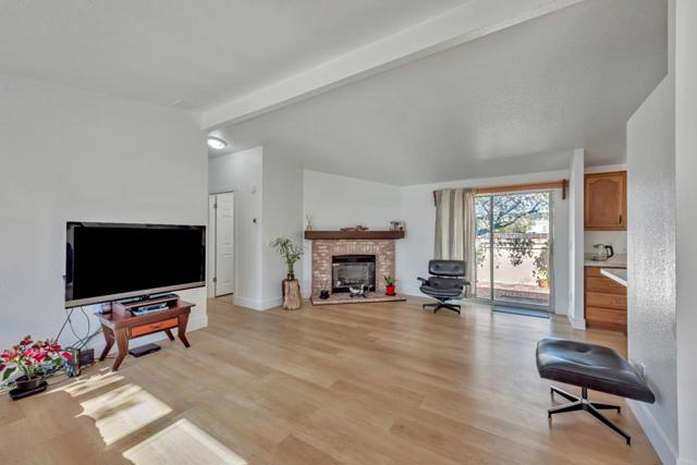 27950 Lancelot Court, Hayward CA: https://media.crmls.org/mediaz/eb6233cd-54db-441d-ad8a-cb5905a78fa1.jpg