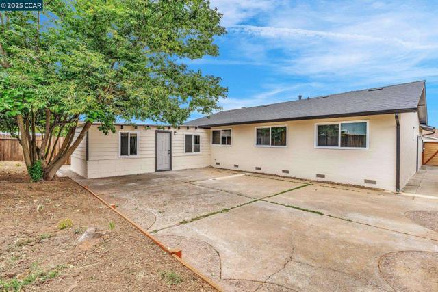 206 Princeton Ave, Vallejo CA: https://media.crmls.org/mediaz/eb624411-239f-4290-8d4e-959267142bf8.jpg