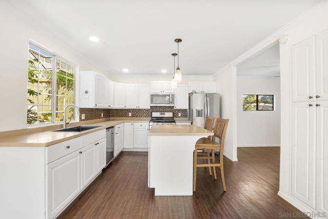 8545 Gardena Rd, Lakeside CA: https://media.crmls.org/mediaz/eb62840f-fd14-4158-88c8-5e6dc626d60a.jpg