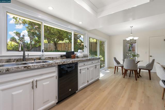 59 Shuey Dr, Moraga CA: https://media.crmls.org/mediaz/eb62e6e0-9a2d-4be4-ae76-b0b28969ef6a.jpg