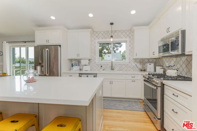 779 La Grange Avenue photo 8