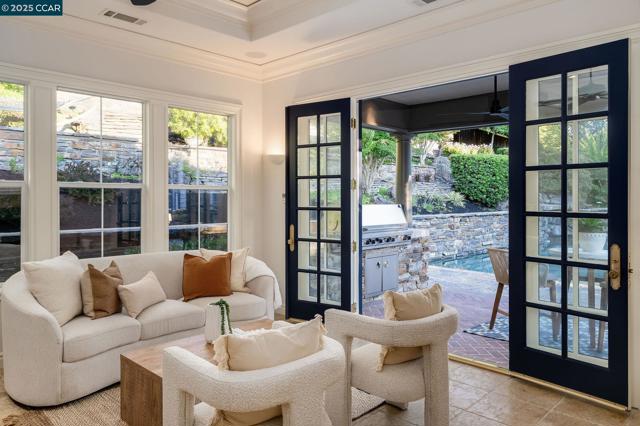 51 Brightwood Cir, Danville CA: https://media.crmls.org/mediaz/eb653fa1-cae2-4c2a-bf11-3d6bd162ad34.jpg