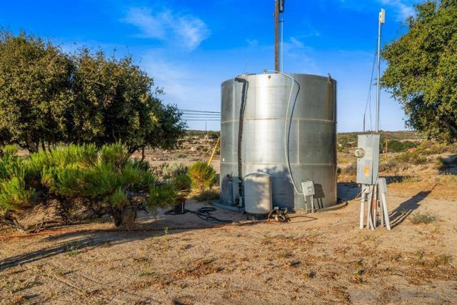 40760 Old Highway 80, Boulevard CA: https://media.crmls.org/mediaz/eb6549df-ea62-42bf-be24-26a74cecc080.jpg