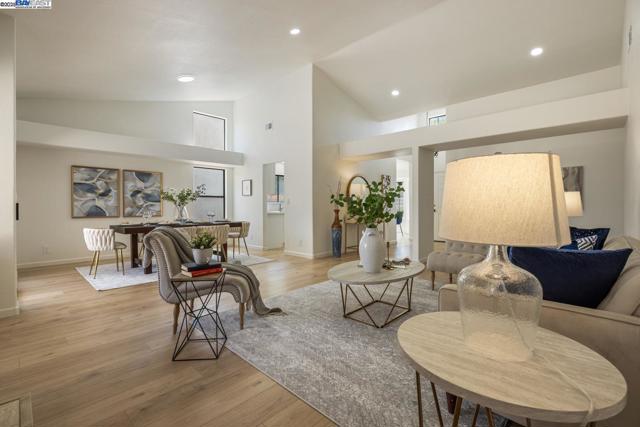 1023 Snowgoose Ln, Manteca CA: https://media.crmls.org/mediaz/eb65bbe2-8c0e-42ca-b0f7-ff24e13415ca.jpg