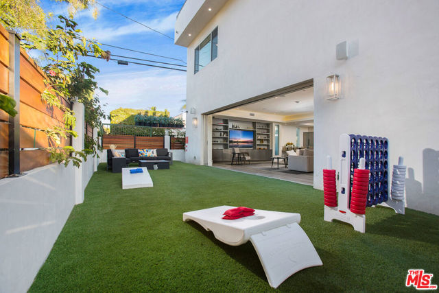 6066 Saturn Street, Los Angeles CA: https://media.crmls.org/mediaz/eb65dbd3-23c8-4559-bdda-811f99d3c194.jpg