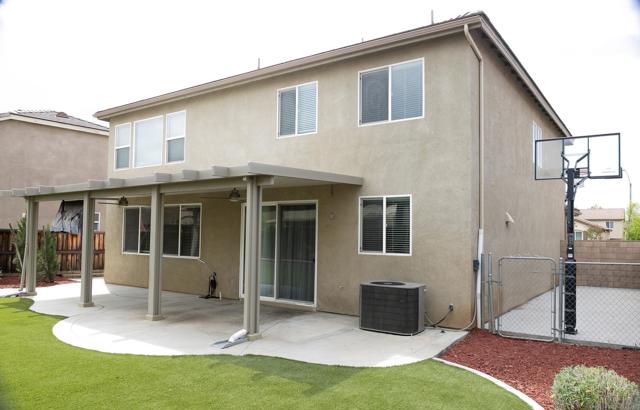 29360 Coral Island Ct, Menifee CA: https://media.crmls.org/mediaz/eb65ef68-1892-4f29-b752-8afdcd8cdf2c.jpg