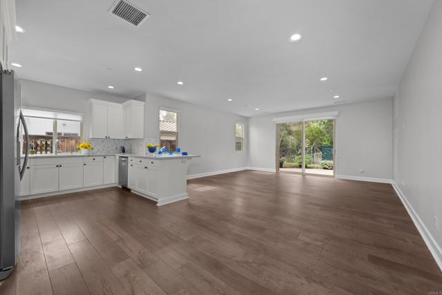 1779 Foothill View Place, Escondido CA: https://media.crmls.org/mediaz/eb66a58a-7f12-4b3f-8ebe-2fe8f1797d2a.jpg