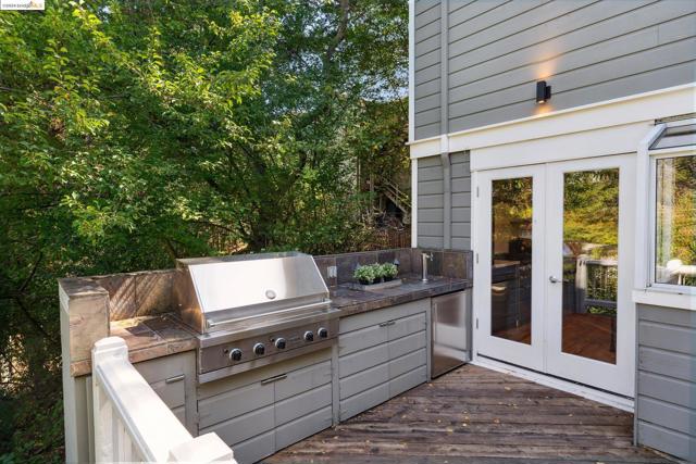 Image 24 of 59 For 5980 Harbord Dr