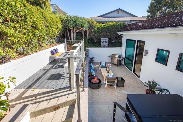 3515 Union St, San Diego CA: https://media.crmls.org/mediaz/eb671ea2-0169-42dd-bed8-23747cd7e8b3.jpg