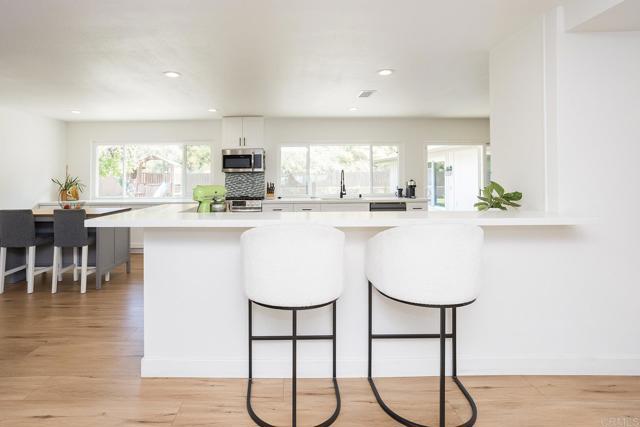 Detail Gallery Image 5 of 53 For 5627 Yerba Anita, San Diego,  CA 92115 - 4 Beds | 2 Baths